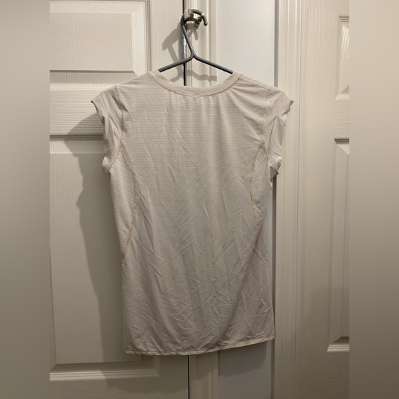 Lululemon Athletic short-sleeve shirt size 6 - Picture 2 of 4